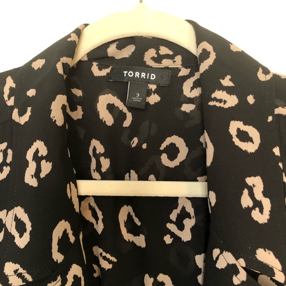 Light, sheer, leopard print duster - Picture 2 of 4